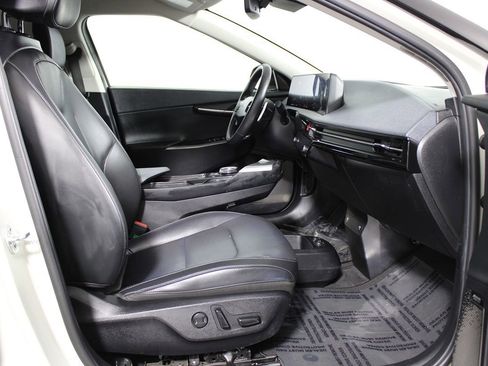 Used 2022 Kia EV6 Wind image 12