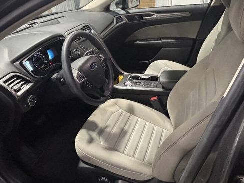 Used 2018 Ford Fusion S FWD image 4