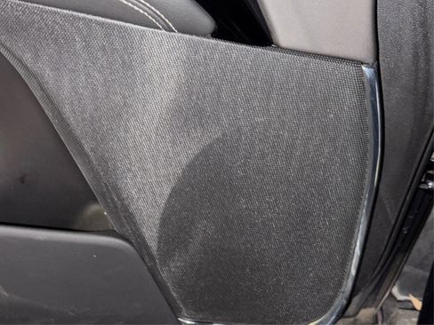 Used 2025 Cadillac Escalade Premium Luxury image 34