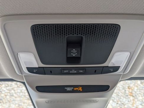 Used 2023 Honda HR-V EX-L image 18