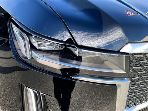 Used 2023 Cadillac Escalade ESV Premium Luxury image 33