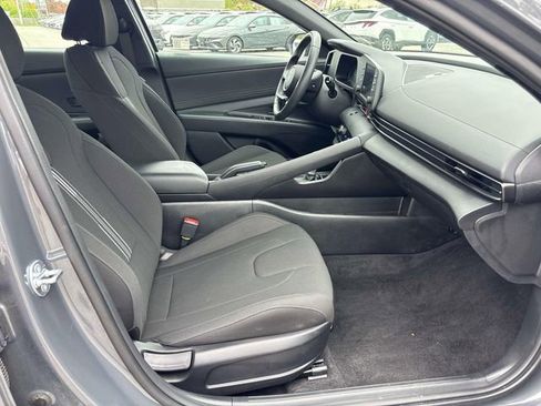 Certified 2025 Hyundai Elantra Sport FWD image 13