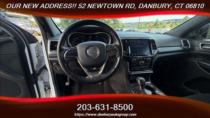 Used 2019 Jeep Grand Cherokee Laredo AWD/4WD image 14