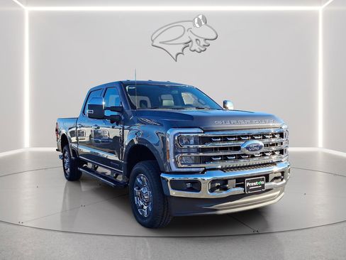 New 2026 Ford F250 Lariat w/ Chrome Package image 2