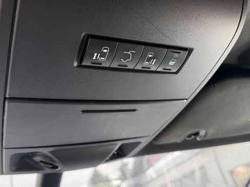 Used 2018 Dodge Grand Caravan GT FWD image 31