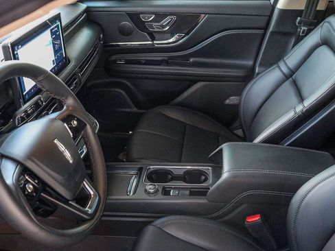 New 2024 Lincoln Corsair Grand Touring image 9