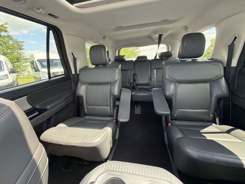 Used 2025 Ford Expedition Max Active AWD/4WD image 29