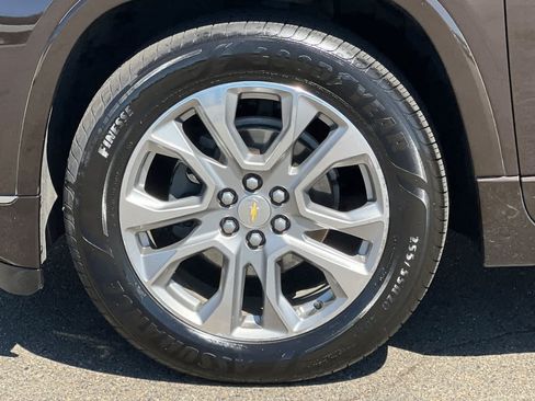 Used 2018 Chevrolet Traverse Premier w/ LPO, Floor Liner Package AWD/4WD image 34
