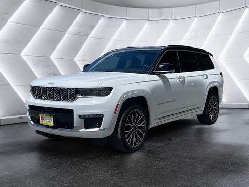 Used 2024 Jeep Grand Cherokee L Summit AWD/4WD image 2