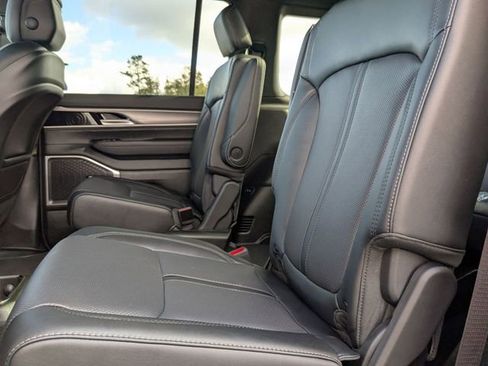 New 2025 Jeep Wagoneer Series II image 32