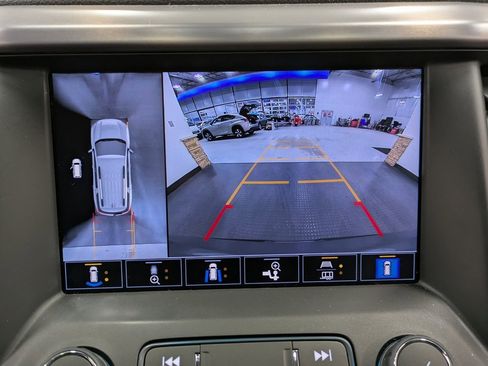 Used 2022 GMC Acadia AT4 w/ Technology Package image 13