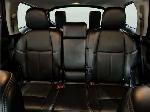Used 2019 Nissan Pathfinder SL FWD image 41