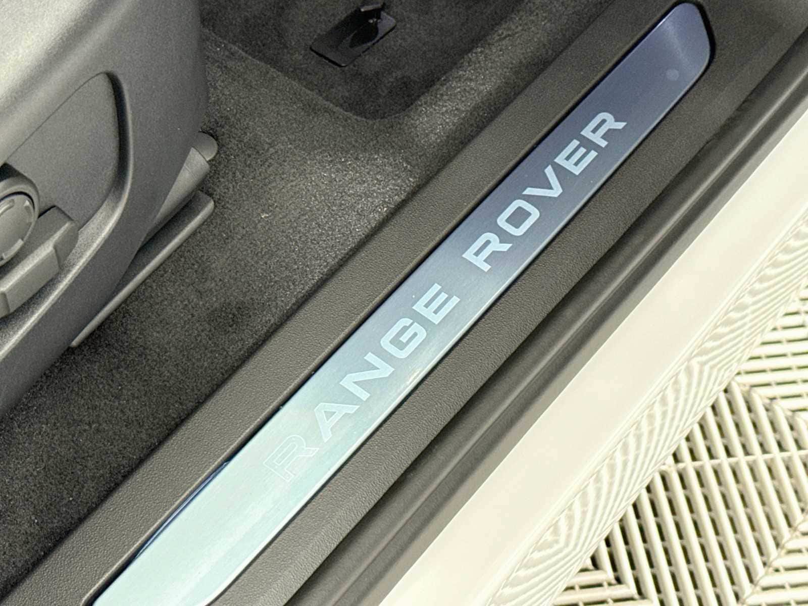 New 2026 Land Rover Range Rover Evoque S AWD/4WD image 32