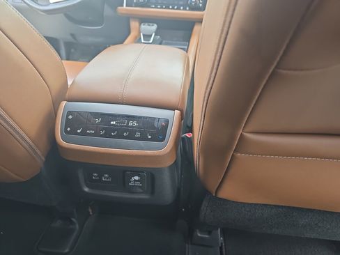 Used 2023 Nissan Pathfinder Platinum w/ Cargo Package FWD image 15