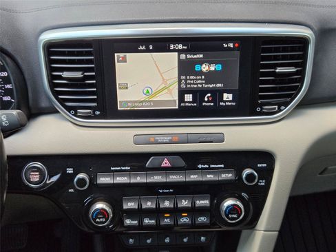 Used 2020 Kia Sportage EX w/ EX Technology Package FWD image 18