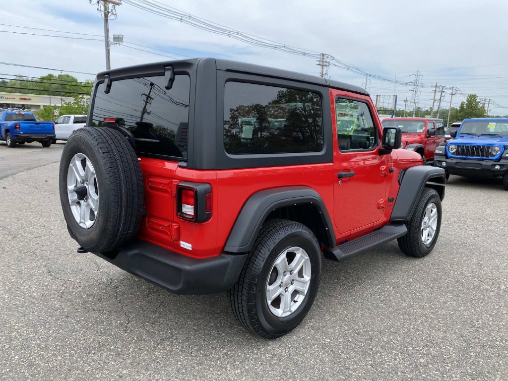 Used 2022 Jeep Wrangler Sport AWD/4WD image 3