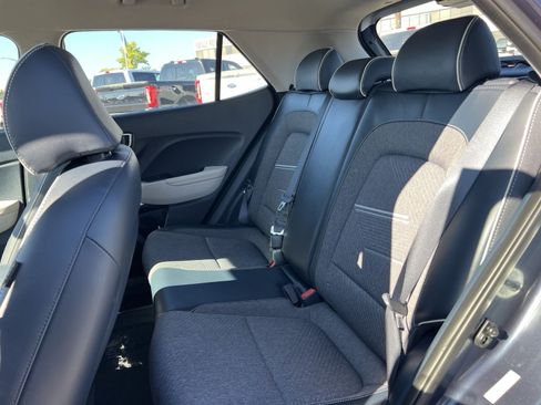 Used 2024 Hyundai Venue Limited FWD image 24