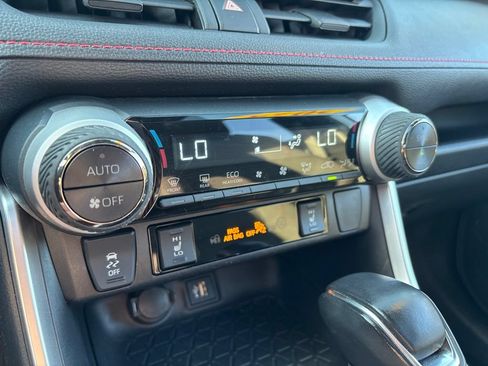 Used 2024 Toyota RAV4 SE w/ Weather & Moonroof Package AWD/4WD image 30