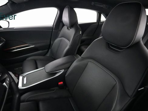 Used 2023 Lucid Air Touring image 7