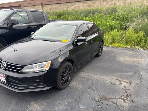 Used 2015 Volkswagen Jetta S w/ Welcome Package FWD image 2