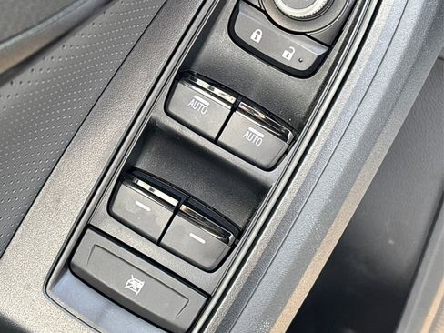 Used 2021 Subaru Crosstrek 2.5i Sport w/ Moonroof Package image 32