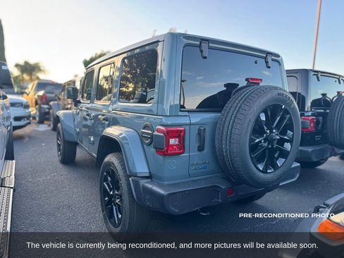Used 2025 Jeep Wrangler Unlimited Sahara w/ Safety Group AWD/4WD image 3