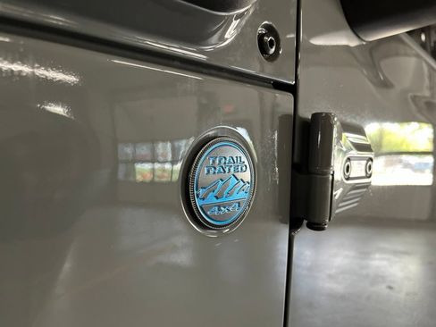 Used 2022 Jeep Wrangler Unlimited Rubicon 4xe w/ Cold Weather Group AWD/4WD image 16
