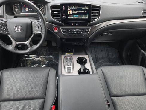Used 2025 Honda Passport EX-L image 10