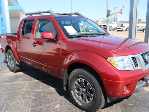 Used 2020 Nissan Frontier PRO-4X image 8