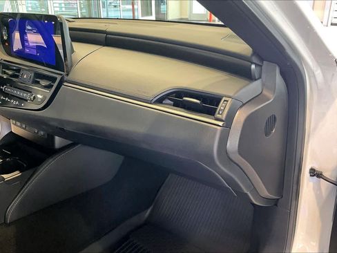 Used 2025 Lexus ES 300h F Sport w/ Accessory Package (Z1) FWD image 18