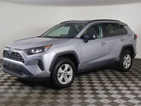 Used 2021 Toyota RAV4 LE AWD/4WD image 5