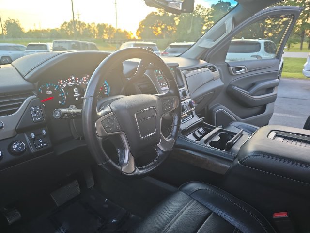 Used 2018 GMC Yukon Denali w/ Denali Ultimate Package AWD/4WD image 18