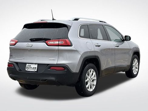 Used 2018 Jeep Cherokee Latitude w/ Cold Weather Group image 8