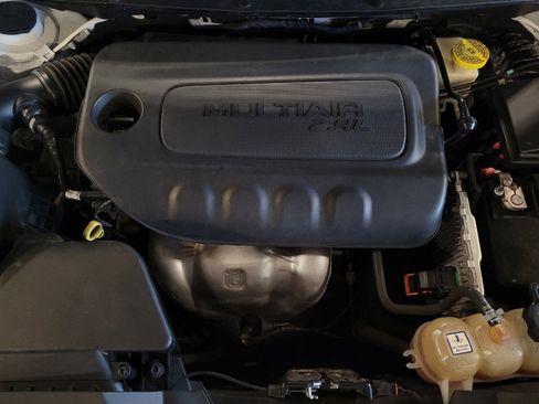 Used 2020 Jeep Cherokee Latitude Plus FWD image 30