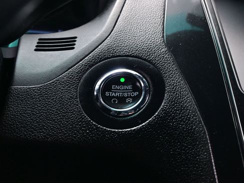 Used 2019 Ford Explorer XLT w/ Equipment Group 202A image 24