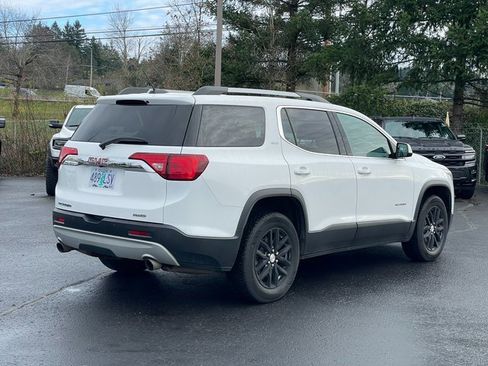 Used 2019 GMC Acadia SLT image 3