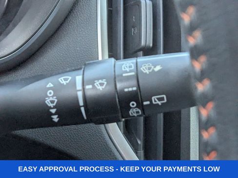 Used 2019 Subaru Crosstrek 2.0i Premium w/ Eyesight System image 38