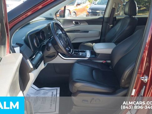 Used 2024 Kia Carnival LX image 15