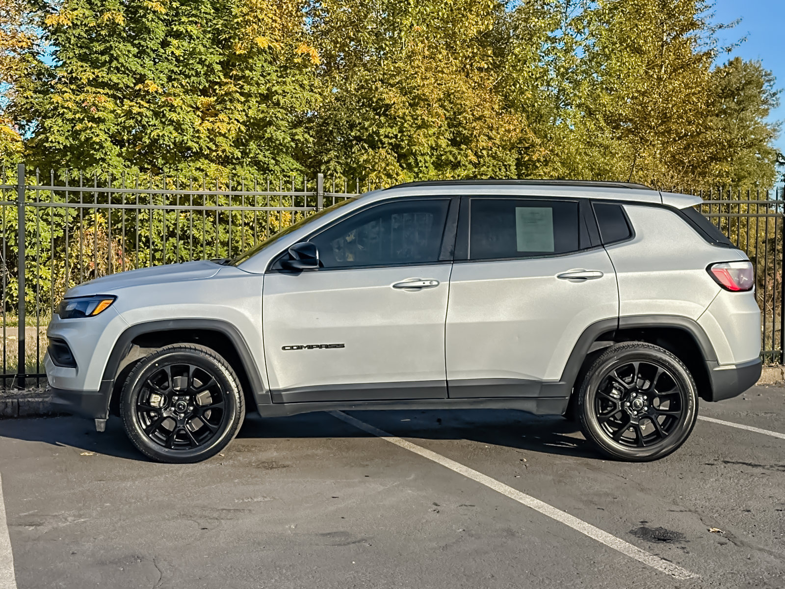 Used 2025 Jeep Compass Latitude w/ Altitude Special Edition AWD/4WD image 6