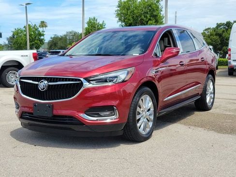 Used 2018 Buick Enclave Premium w/ Experience Buick Package FWD image 3
