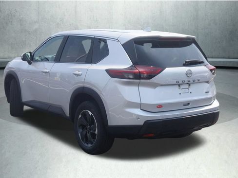 Used 2025 Nissan Rogue SV AWD/4WD image 19