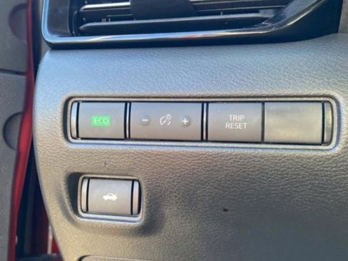 Used 2022 Nissan Sentra SR w/ Electronics Package image 16