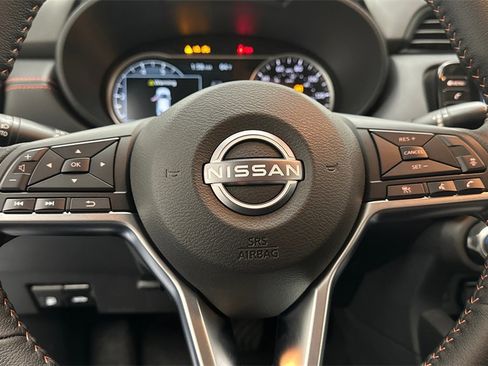 New 2025 Nissan Versa SR w/ Trunk Package image 13