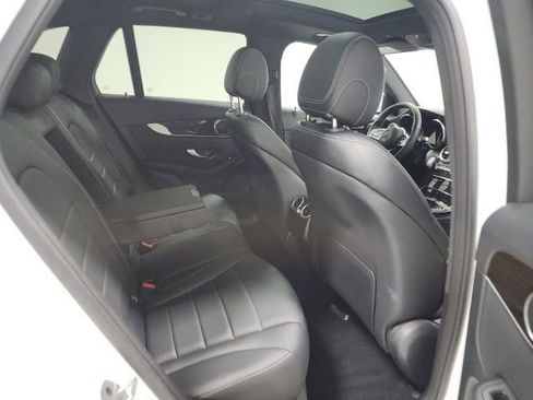 Used 2022 Mercedes-Benz GLC 300 4MATIC image 17