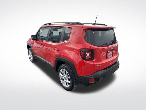Used 2018 Jeep Renegade Latitude w/ Cold Weather Group image 3