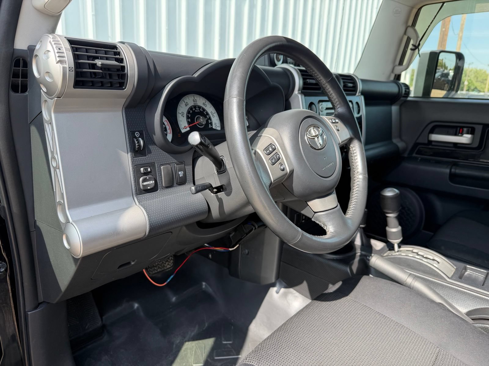Used 2012 Toyota FJ Cruiser 4WD w/ Upgrade Pkg image 17