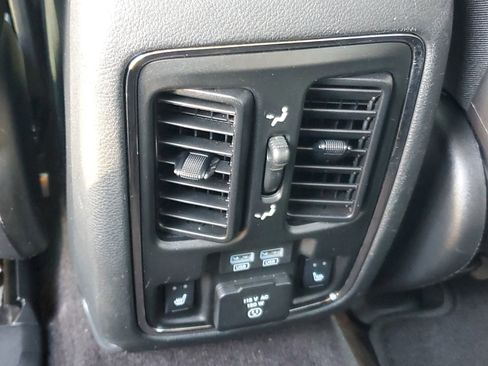 Used 2018 Jeep Grand Cherokee Limited image 13