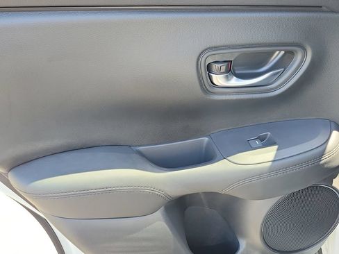 Certified 2027 Honda HR-V LX image 15