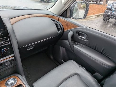 Used 2024 Nissan Armada SL w/ Captain's Chairs Package image 17