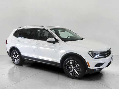 Used 2019 Volkswagen Tiguan SEL w/ 3rd Row Seat Package AWD/4WD image 1